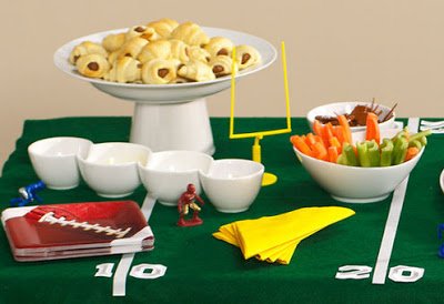HWTM football tablescape