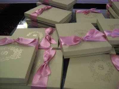 ribbon box invite