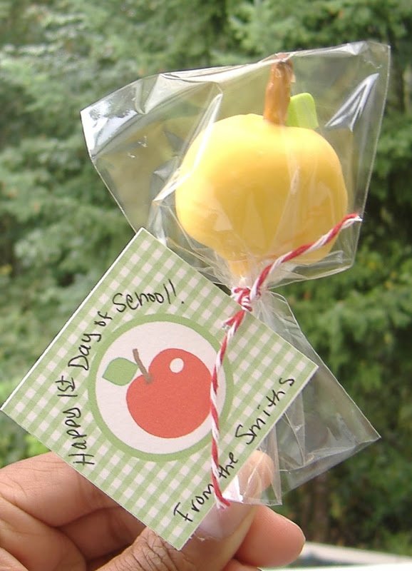 yellow apple cake pops 2