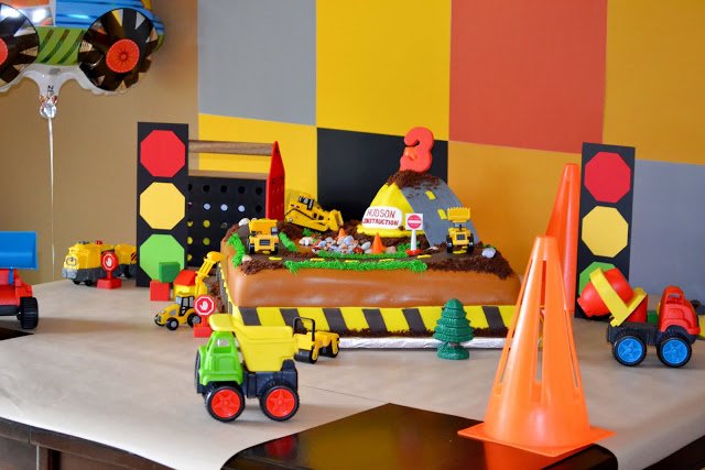 Real Party – Construction Birthday Party: The Cake