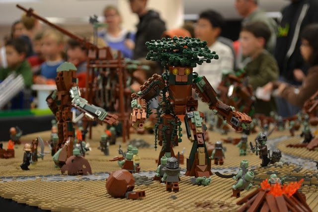 BrickCon 2011 LEGO Lord Of The Rings Sarumon's Fortress 2
