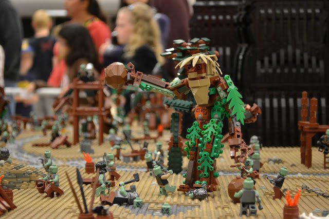 BrickCon 2011 LEGO Lord Of The Rings Sarumon's Fortress 3