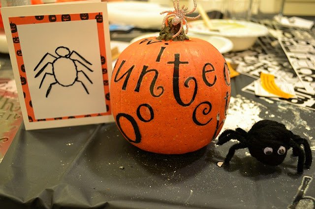 Trophy Cupcakes Night of Witchcraft spider punch card
