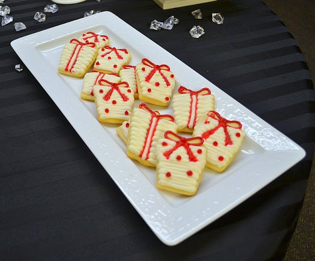 Christmas gift wrapping party Jenny Cookies