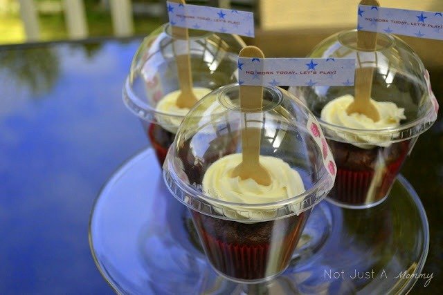 Happy Labor Day + Cupcakes!