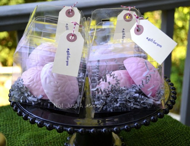 zombie party treat table brain favors