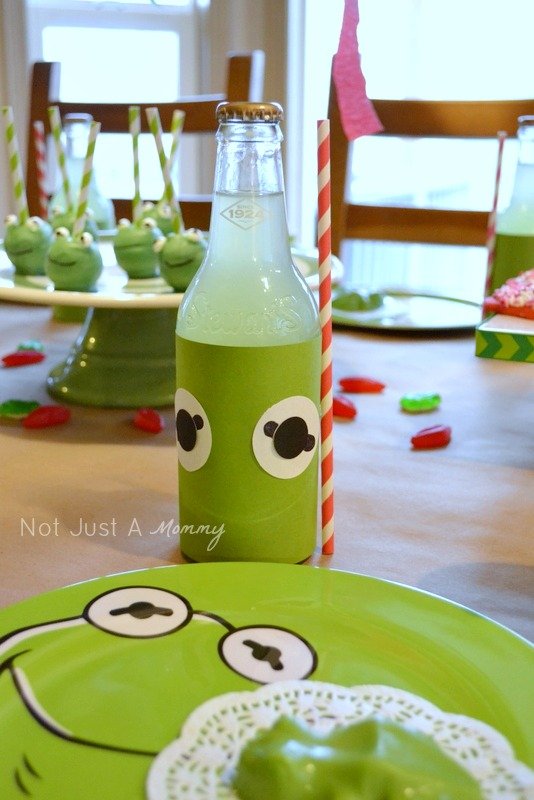 Kiss Me I'm Green Kermit The Frog Valentine's Day/St. Patrick's Day party bottles