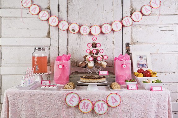 Get The Party Started giveaway cupcake theme