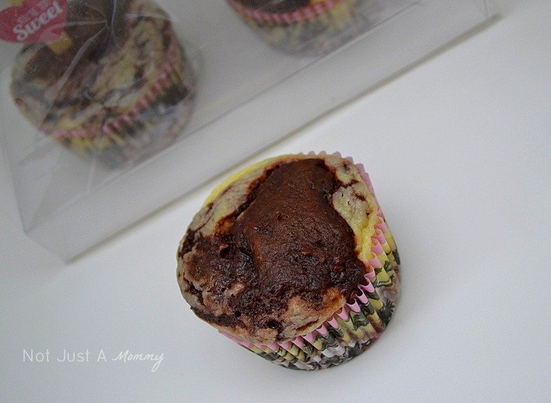 Lucky Leaf Strawberries & Cream Chocolate Muffins 2