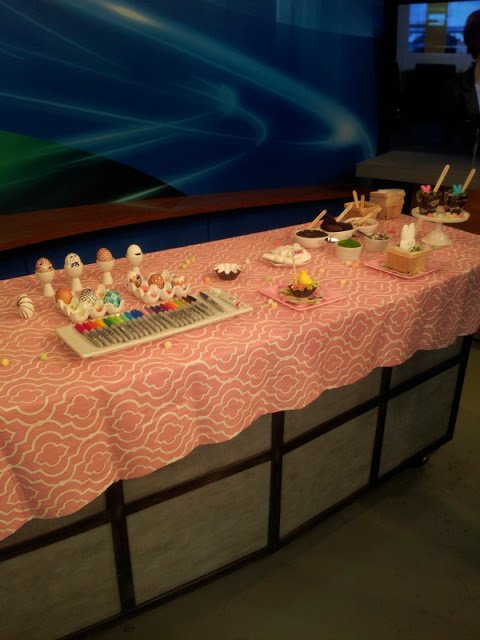 Q13 FOX Easter craft ideas segment table
