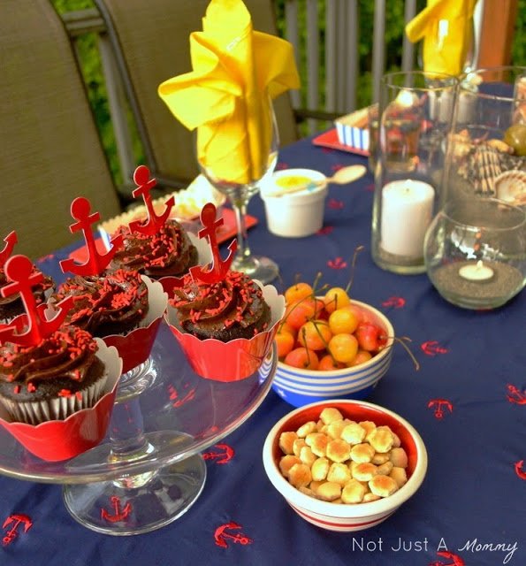 Fiesta Friday/Real Party – Starfish And Stripes: Nautical 4th Of July Tablescape