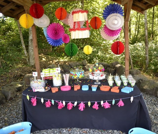 Pop Up Popsicle Party table