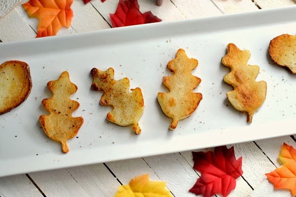 Modern Thanksgiving potato leaves