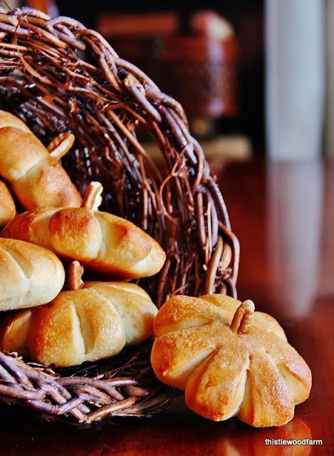 Modern Thanksgiving pumpkin rolls