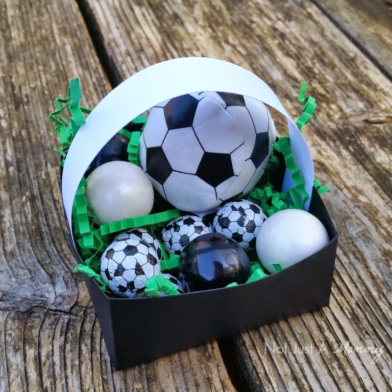 Soccer themed Easter paper basket ideas