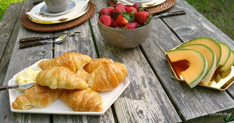 Mother's Day Brunch Tablescape food