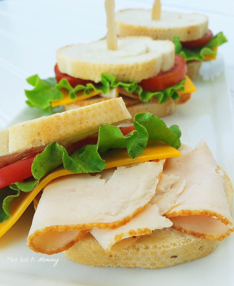 Make Lunch Easy With Foster Farms; mini sandwiches
