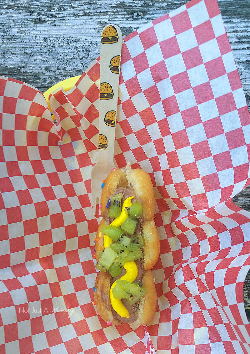 Make BBQ Ice Cream Treats With @BlueBunnyIC; hot dog ice cream doughnut in basket