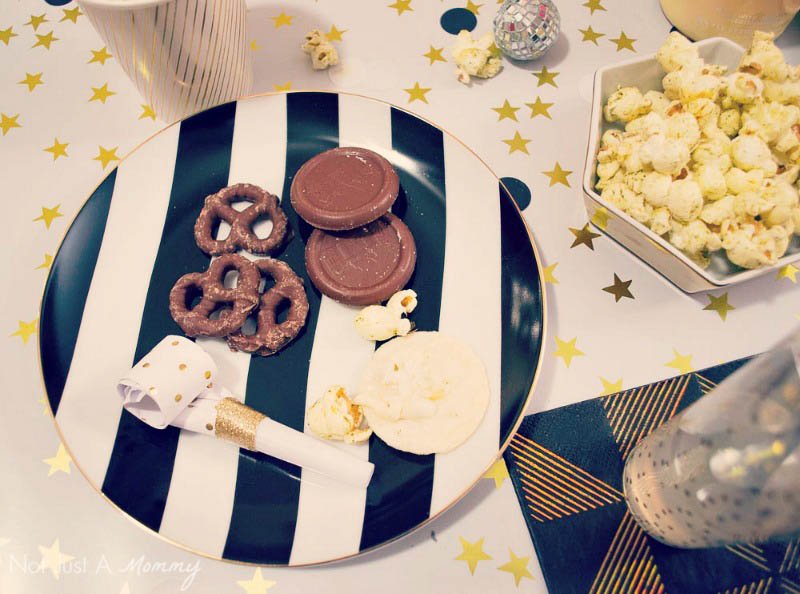5 Easy New Year's Eve Party Tips; use what you have and add a few accessories
