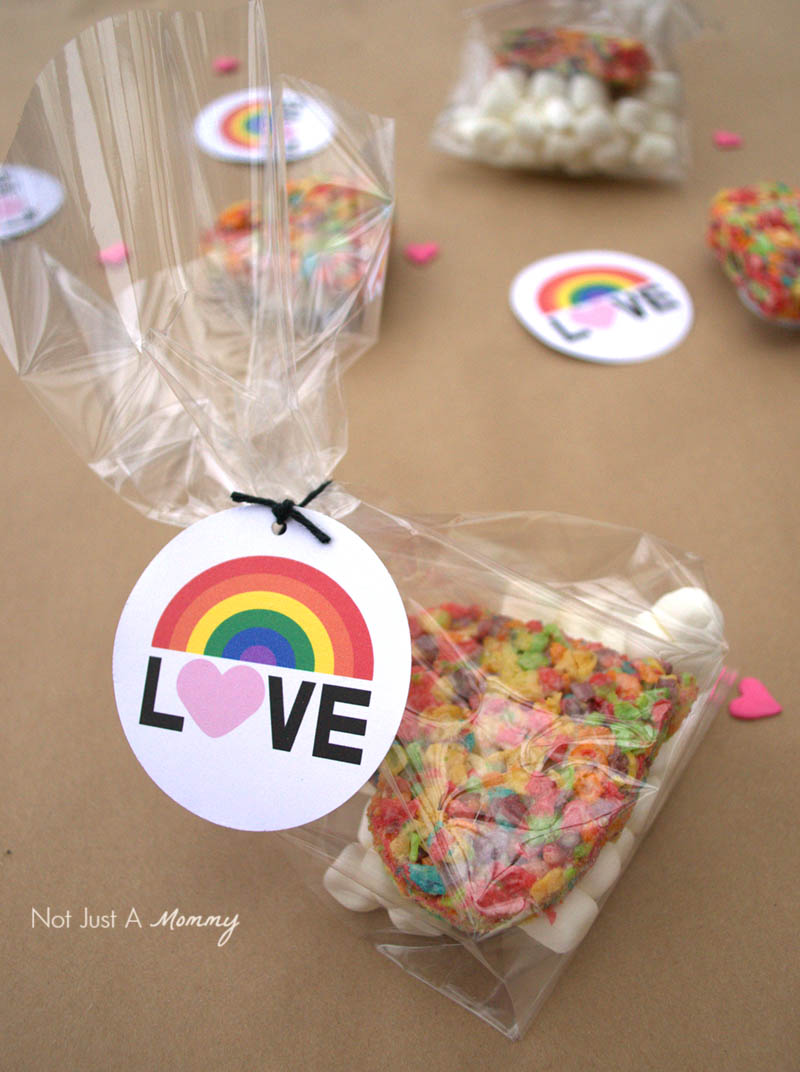 Bag up treats with my free Color of Love printables for Valentine's Day