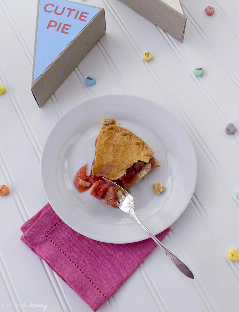 Download my free Valentine's Day labels for A La Modo pie slice boxes