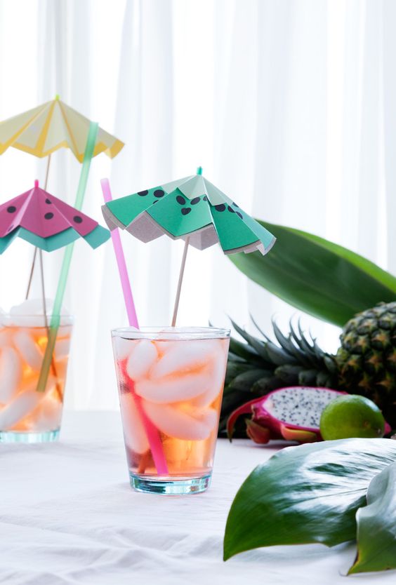 9 chic kiwi recipes and crafts to try: kiwi cocktail umbrella