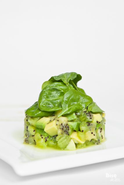 9 chic kiwi recipes and crafts to try: kiwi avocado tartare