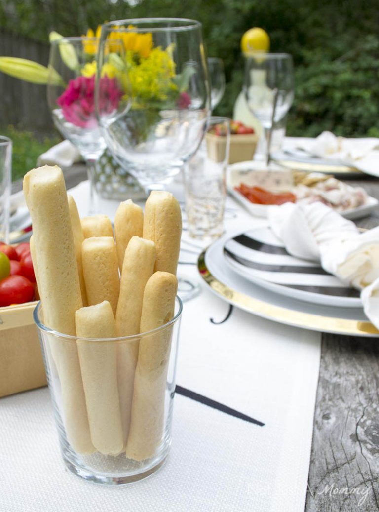 How To Throw  A End Of Summer Party In Less Than Two Hours