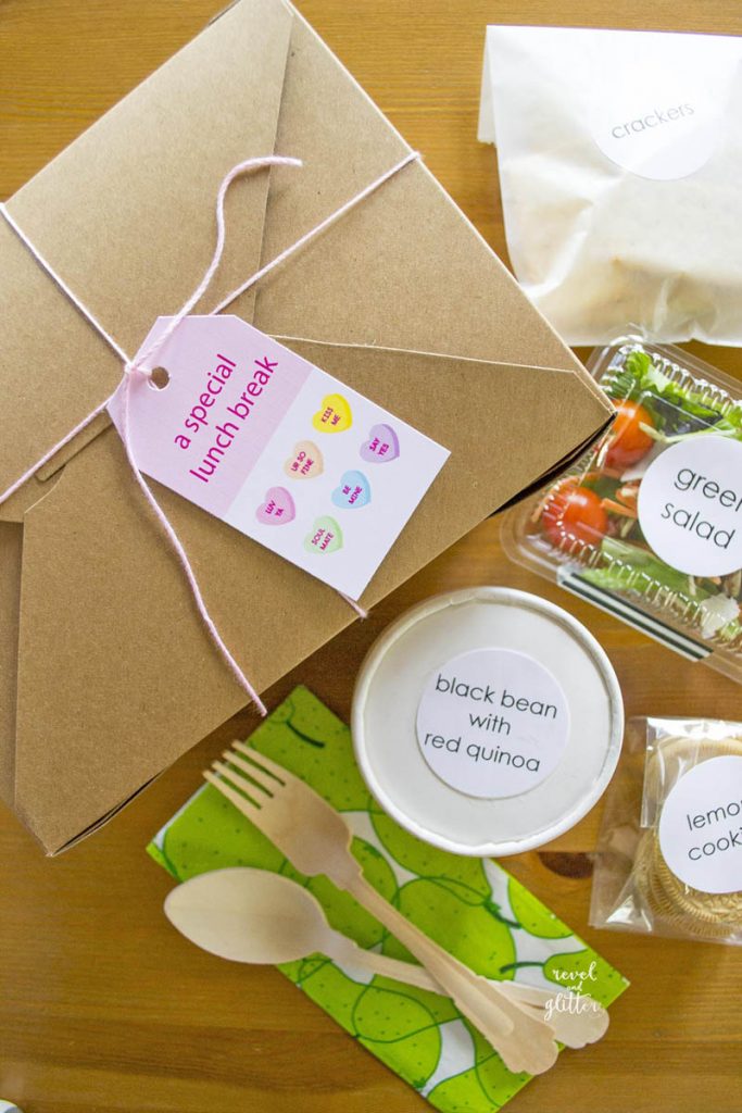 How to create picnic-inspired lunches; gift tag