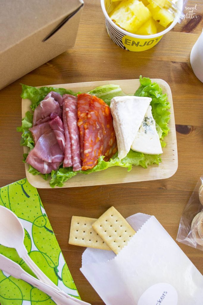 How to create picnic-inspired lunches; lunch tray