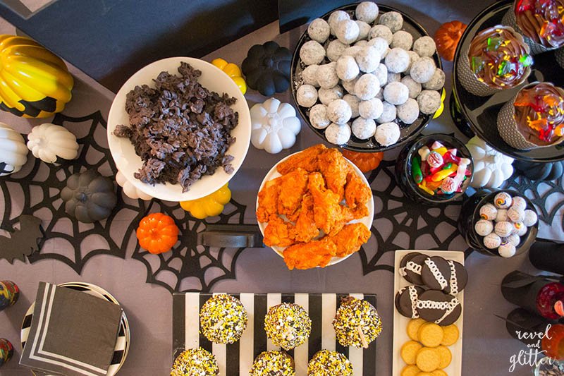 Batman-Inspired Halloween Party; tabletop