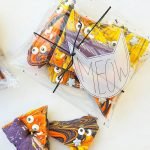 Spooky cat candy bark