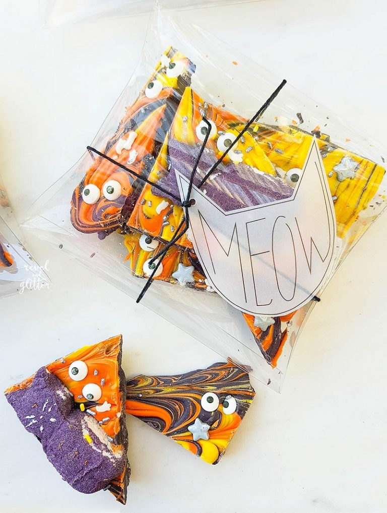 Spooky cat candy bark