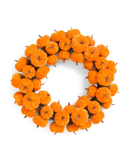 10 ways to use velvet in your home; wreath