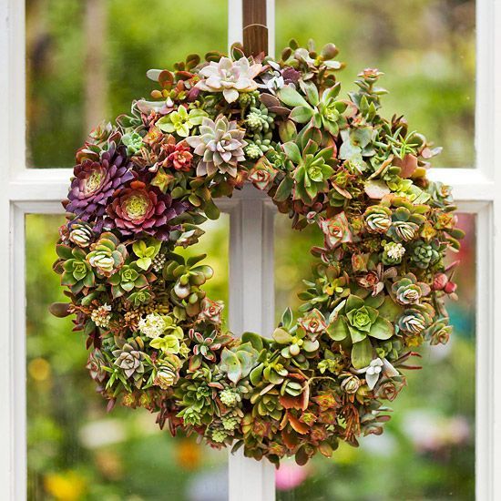 10 Hot Party Trends for 2018; succulent wreaths
