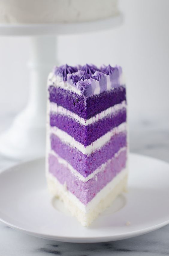 Entertaining with PANTONE's Color Of The Year 2017 - Ultra Violet: cake