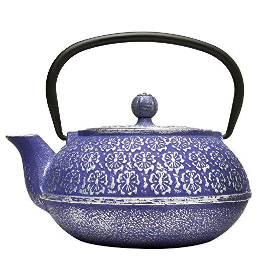 Entertaining with PANTONE's Color Of The Year 2017 - Ultra Violet: teapot