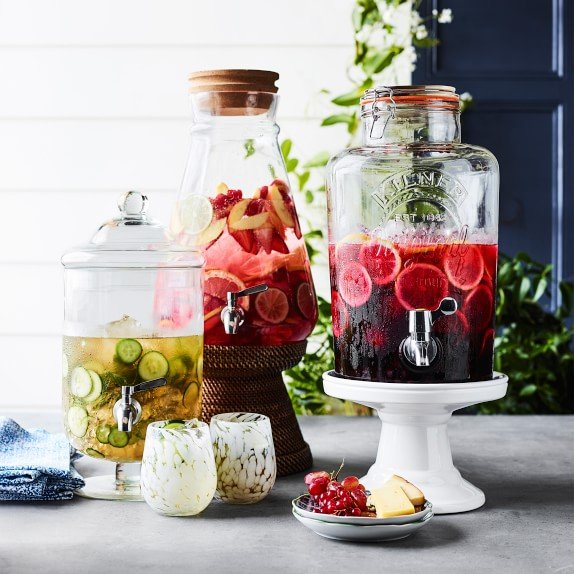 9 Things You Need For Summer Entertaining; a hydration bar
