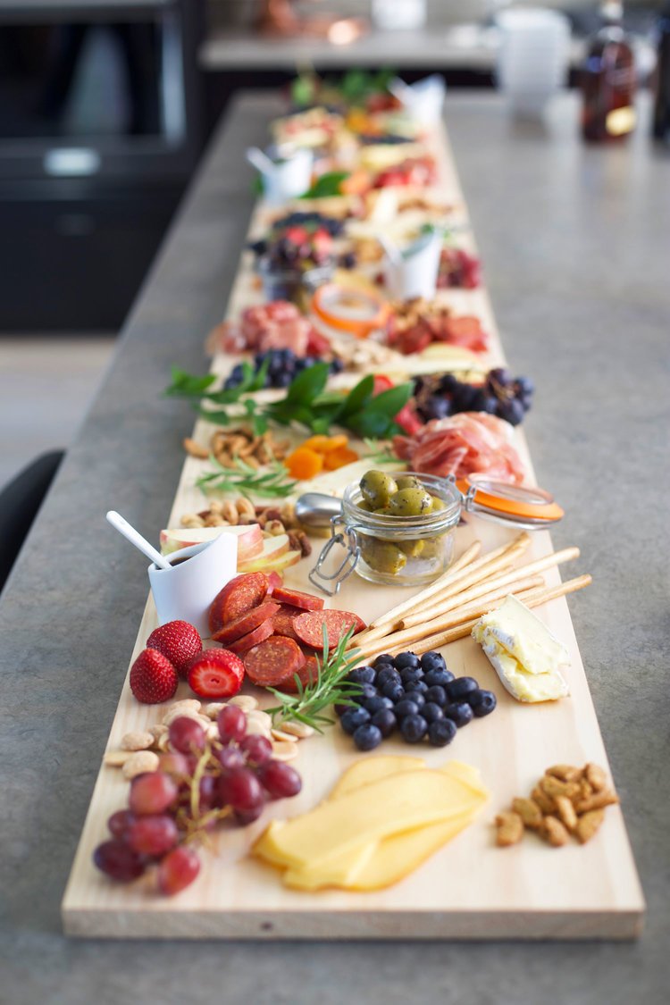 9 Things You Need For Summer Entertaining; a grazing board