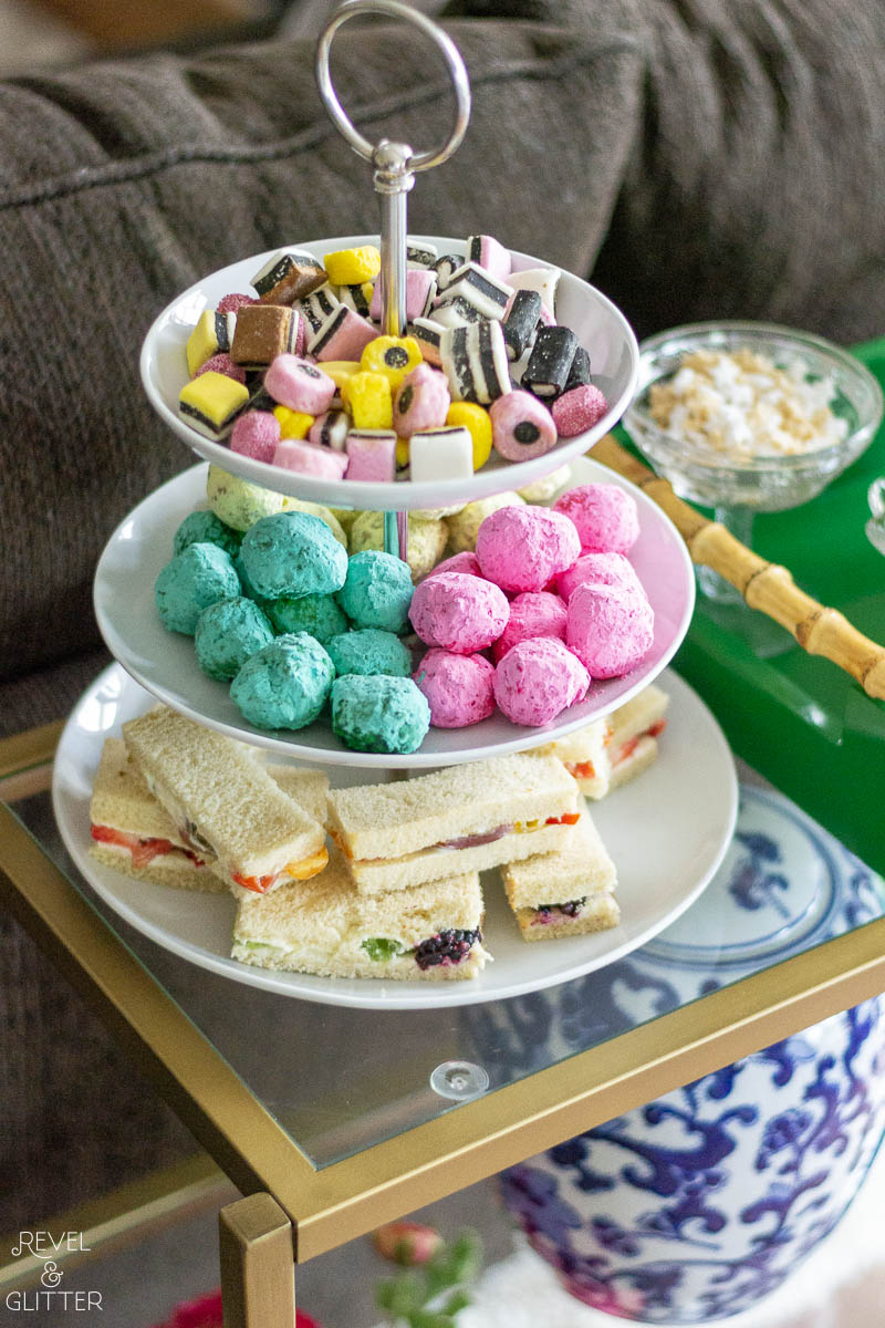 Let's Brunch! Styling a Tabletop with Ginger Jars; sandwich stand