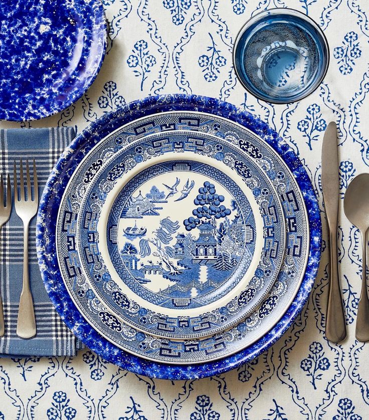 10 Party Trends of 2022; throwback decor
